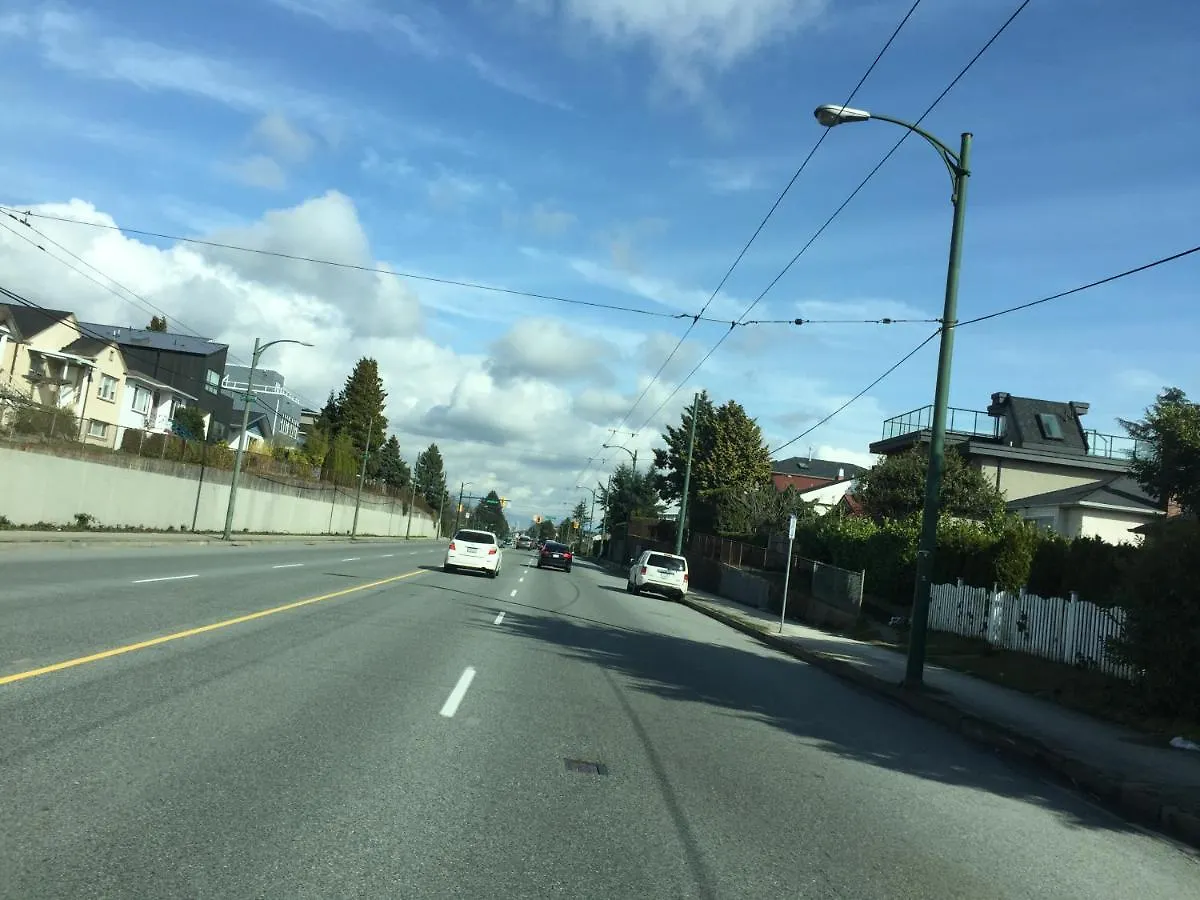 Cozy Bedrooms Guest House Vancouver