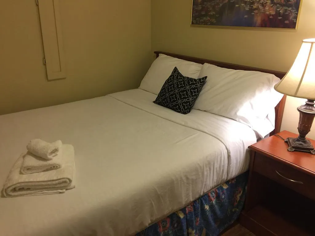 Cozy Bedrooms Guest House Vancouver